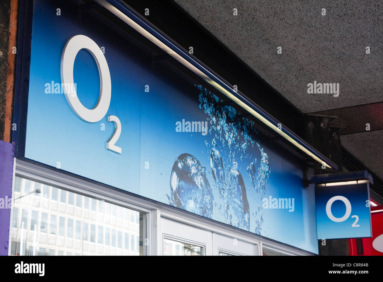 O2 Shop High Resolution Stock Photography and Images - Alamy