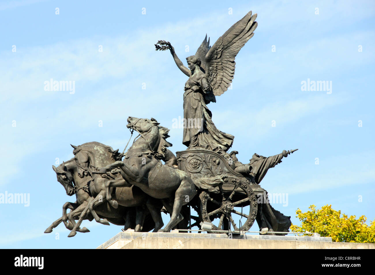 Close up of The bronze Quadriga chariot above Wellington arch a triumphal arch also known as Constitution Arch at Hyde Park Corner London England UK Stock Photo