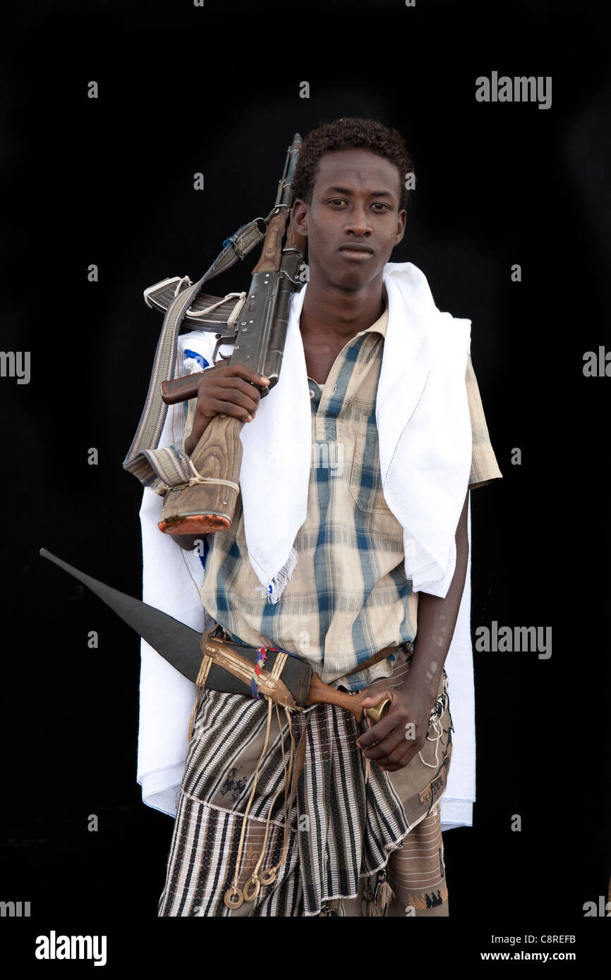 Ethiopian shepherd protects his herd with a gun Stock Photo - Alamy