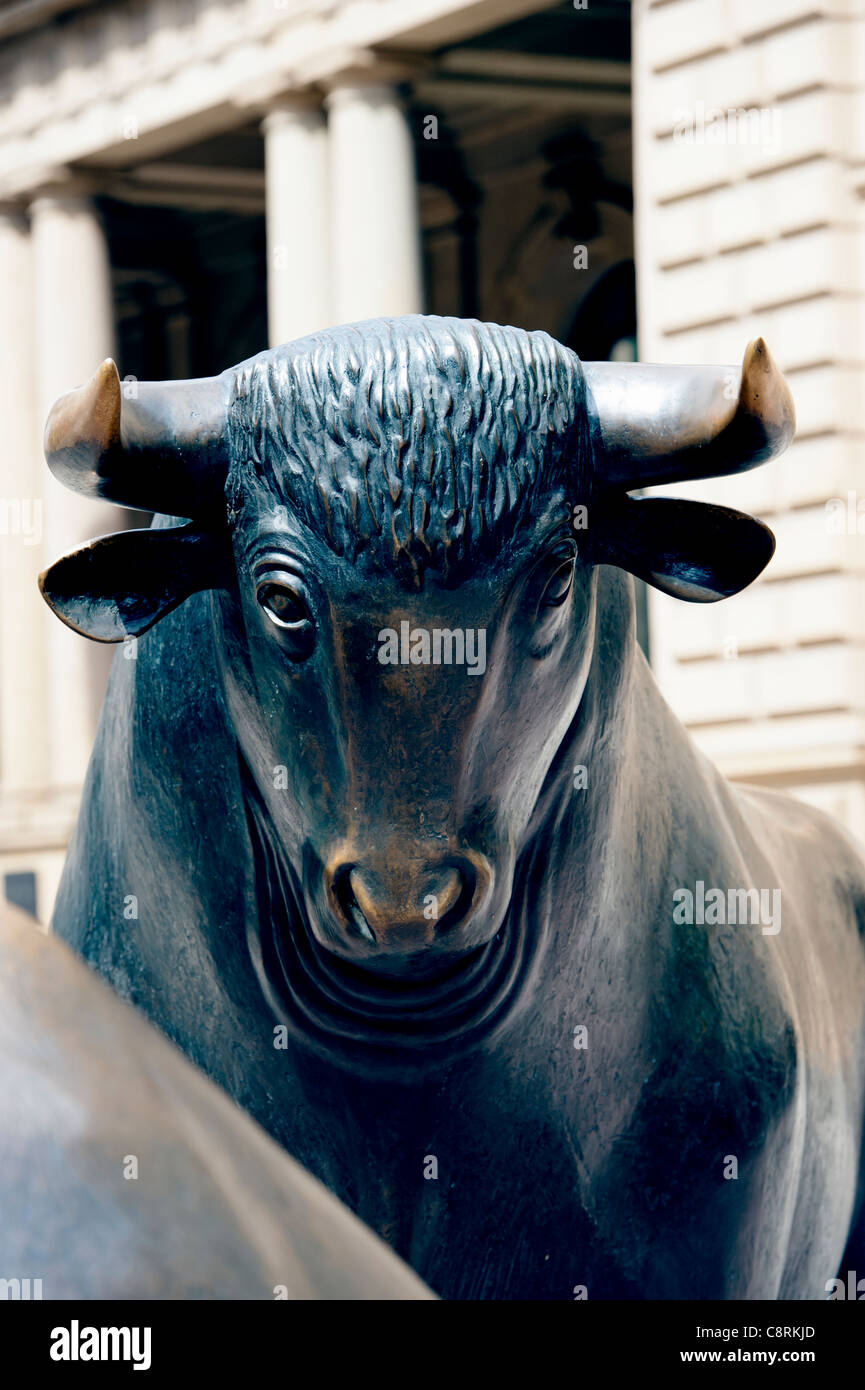 Bull sculpture outside Frankfurt Stock Exchange Börse Stock Photo