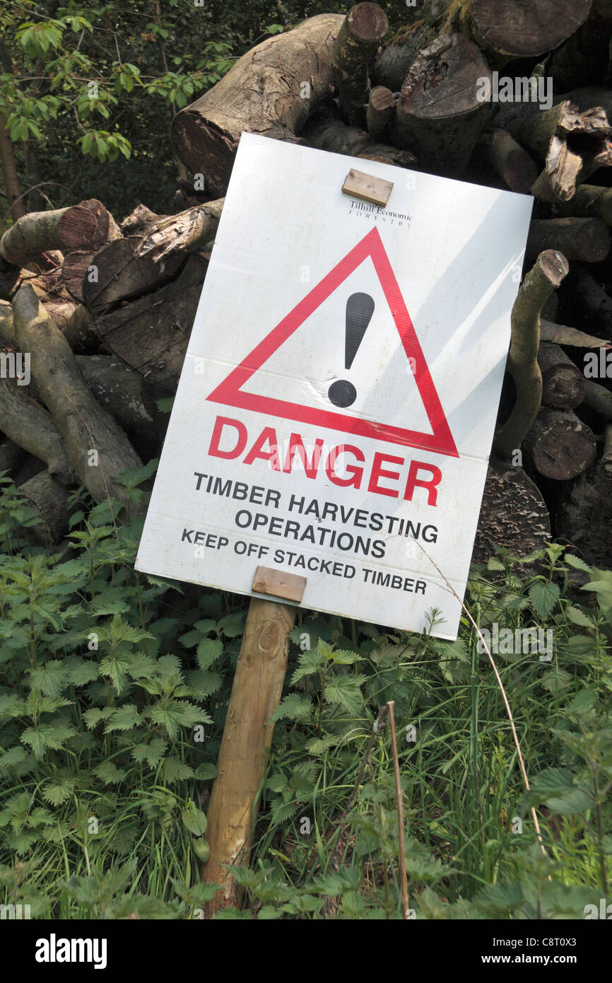 Timber warning sign hires stock photography and images Alamy