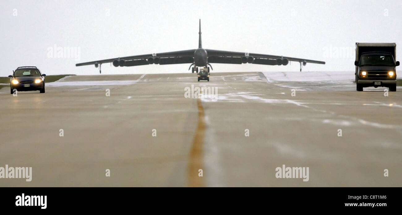 ANDERSEN AIR FORCE BASE, Guam -- The First Of Six B-52 Stratofortresses ...