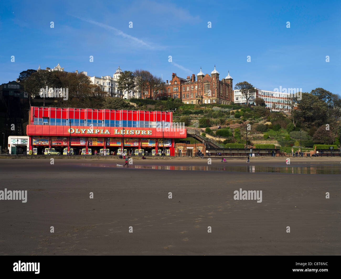 dh South Bay SCARBOROUGH NORTH YORKSHIRE Scarborough beach Olympia Leisure amusements and Town Council building english traditional seaside britain uk Stock Photo