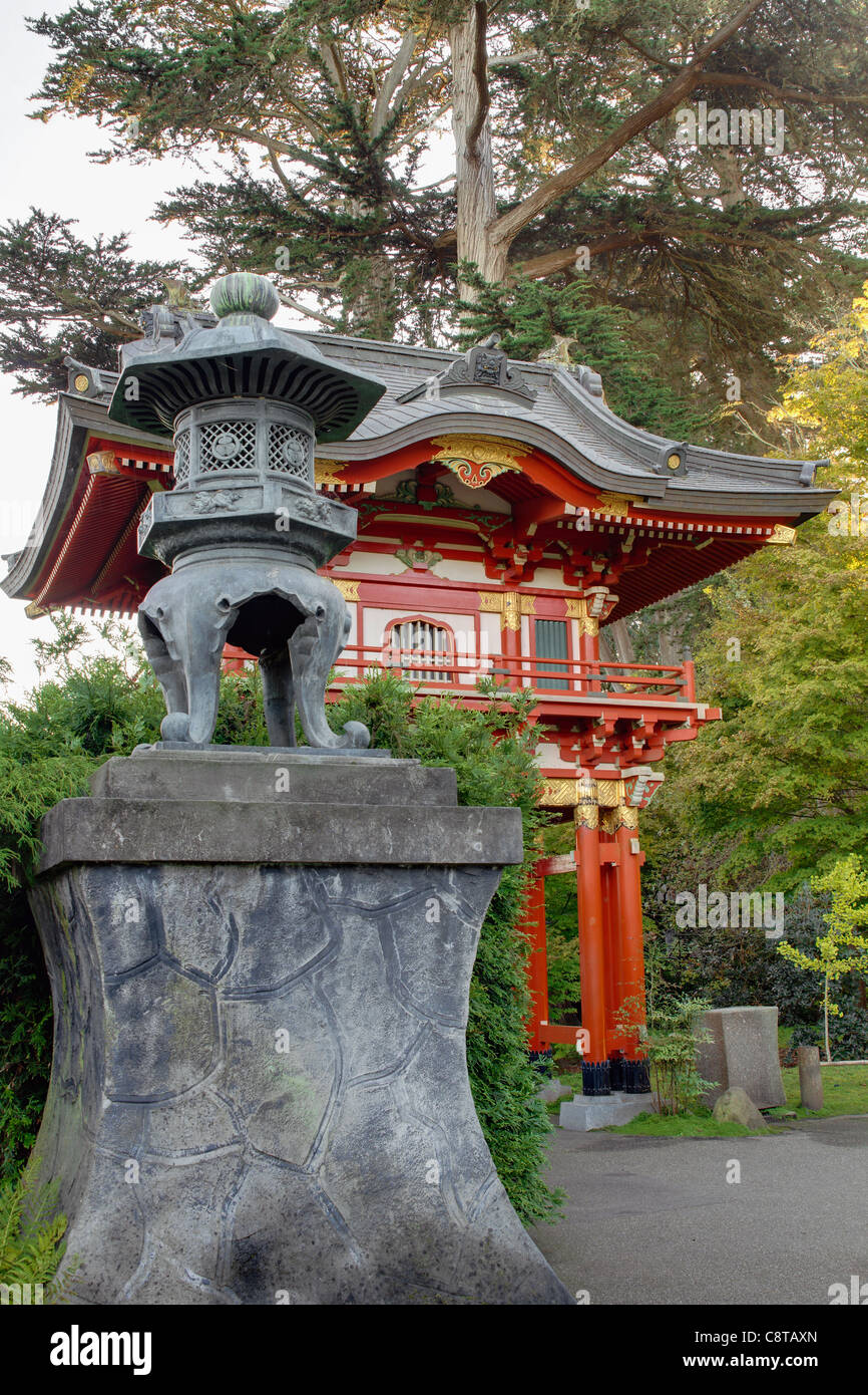 Japanese tea lantern hires stock photography and images Alamy