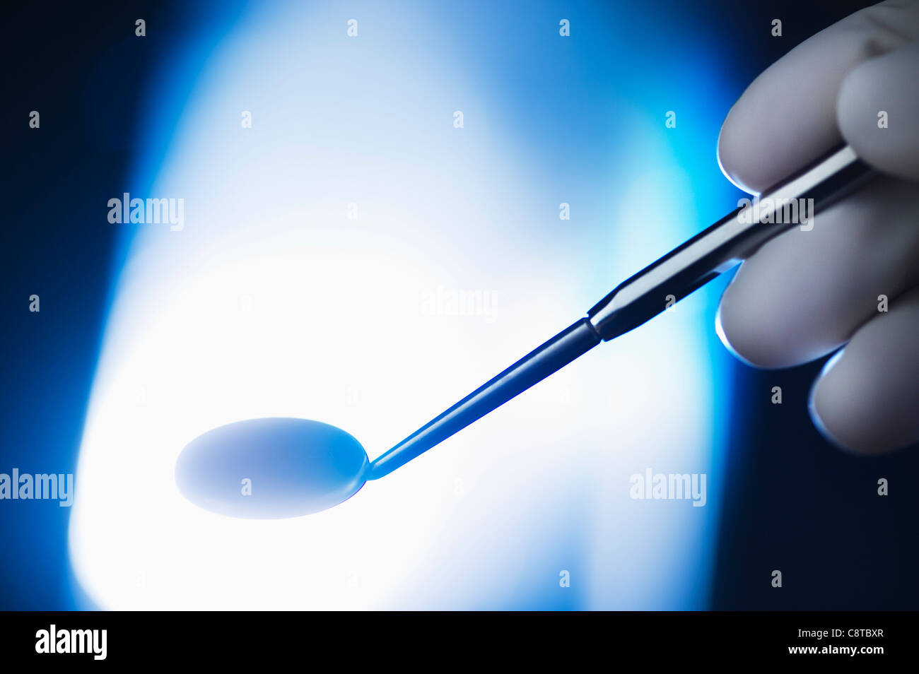 Hand mirror black hi-res stock photography and images - Alamy