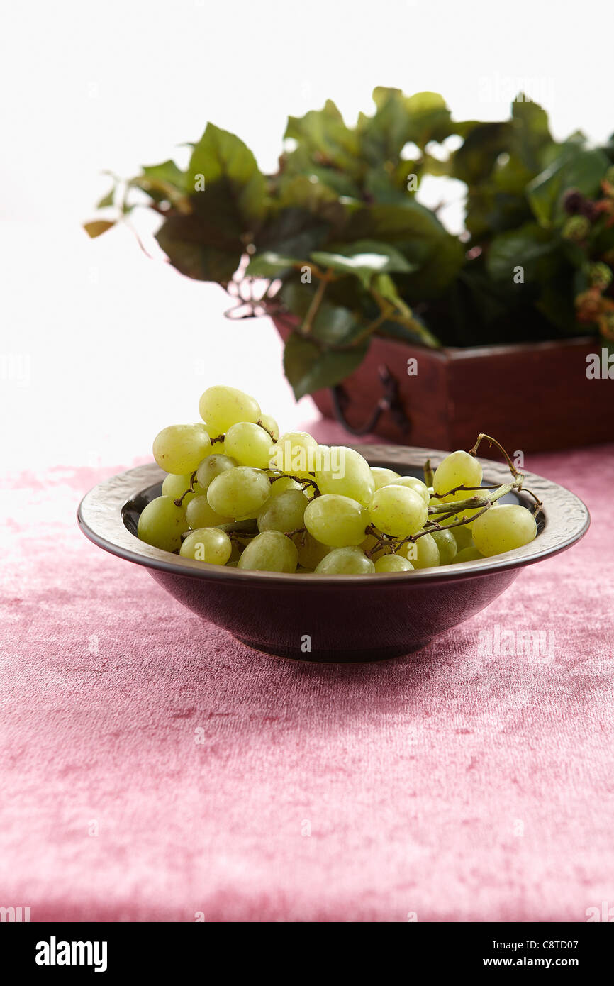 Grapes in a bowl hires stock photography and images Alamy