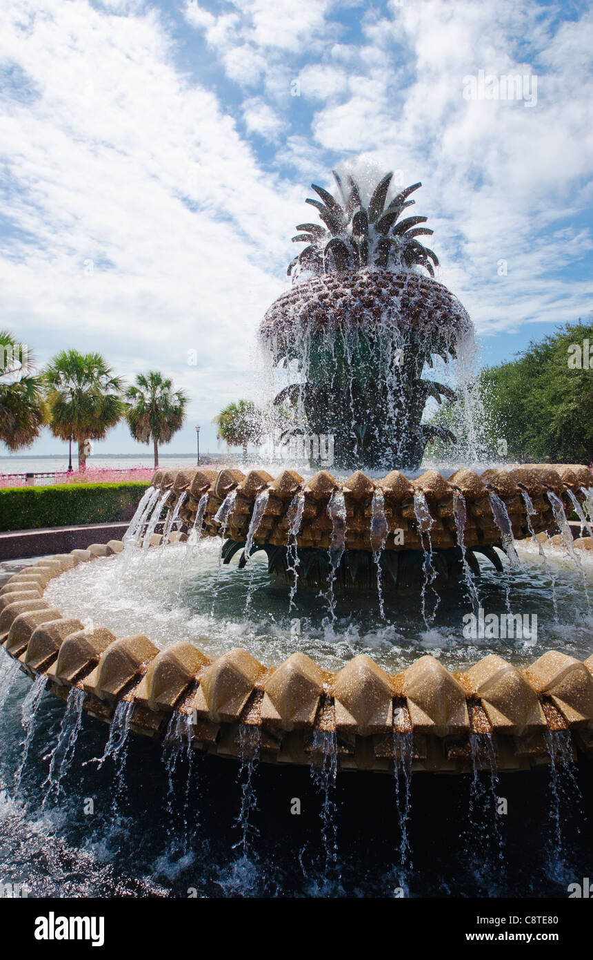 USA, South Carolina, Charleston, Waterfront Park, Pineapple Fountain