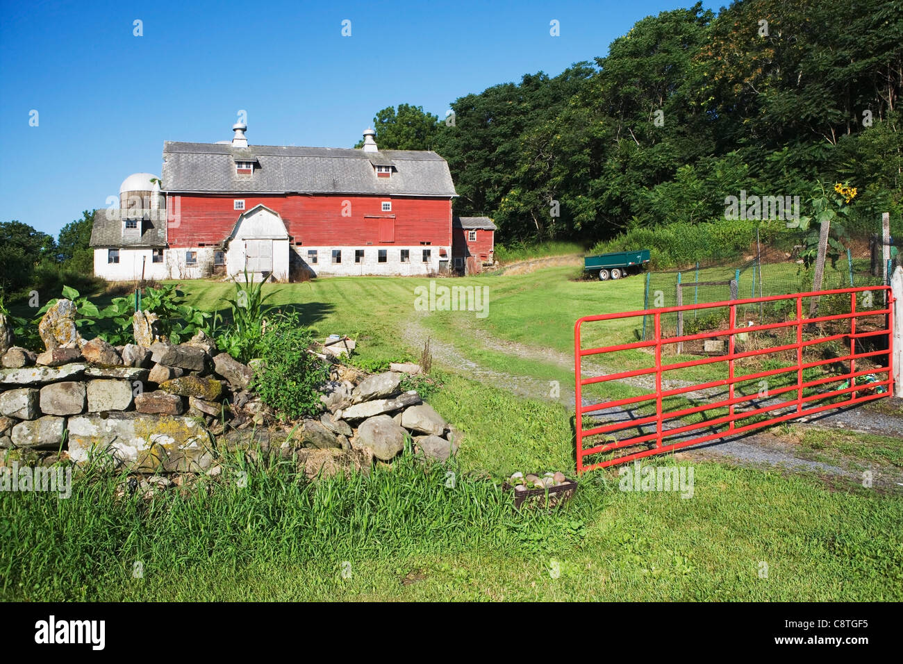 USA, New York State, Chester, Barn on countryside Stock Photo Alamy