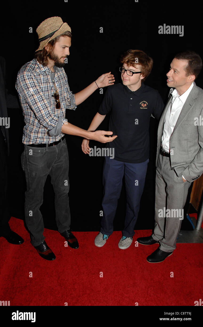 Ashton Kutcher, Angus T. Jones, Jon Cryer at the induction ceremony for