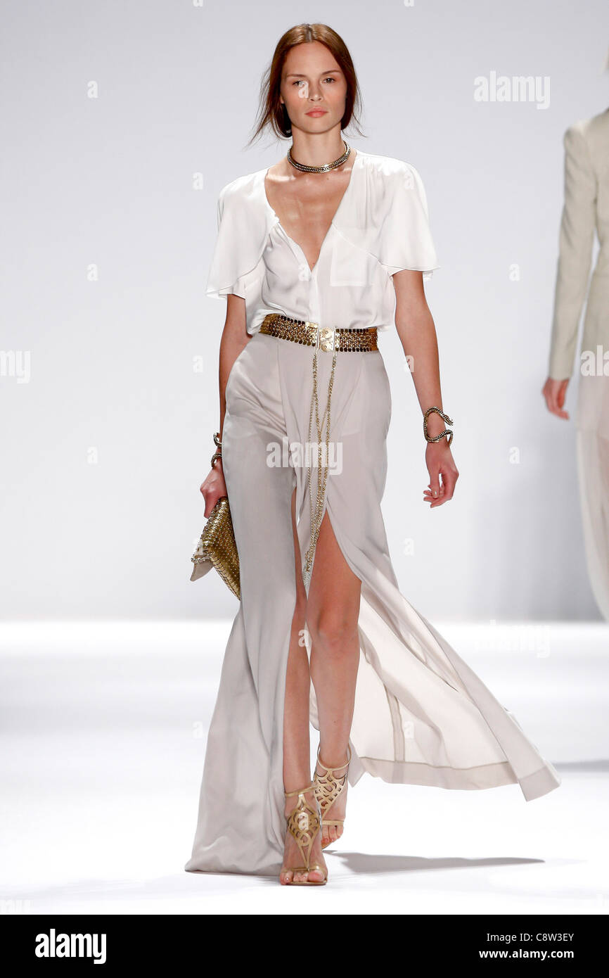 Elie tahari designer hi-res stock photography and images - Alamy