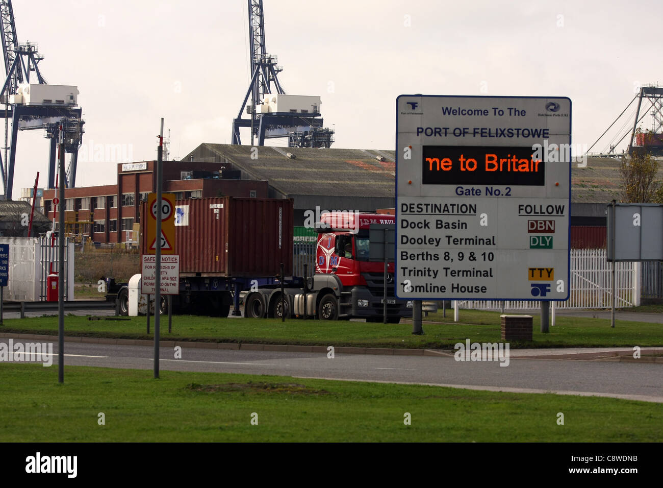 Page 2 - Container Side Trucks High Resolution Stock Photography and Images  - Alamy