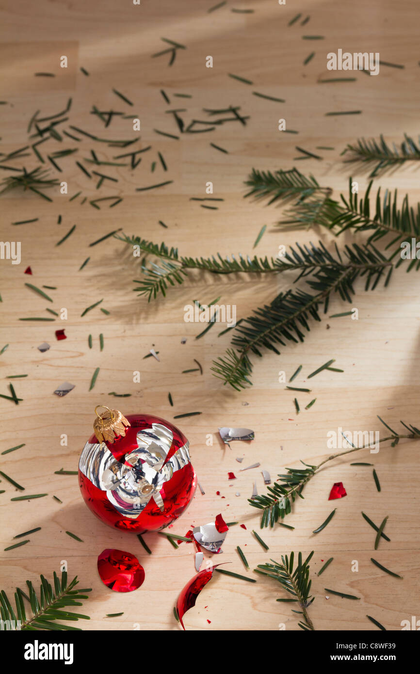 Christmas tree needles dropped hires stock photography and images Alamy