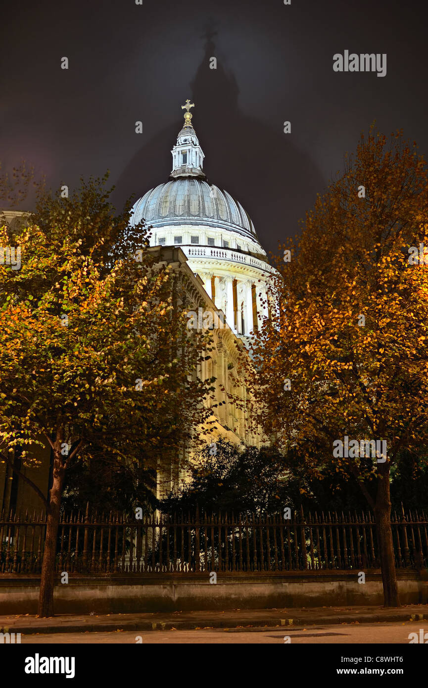Iconic dome of St Paul's, Cathedral, City of London, England, UK, at night Stock Photo