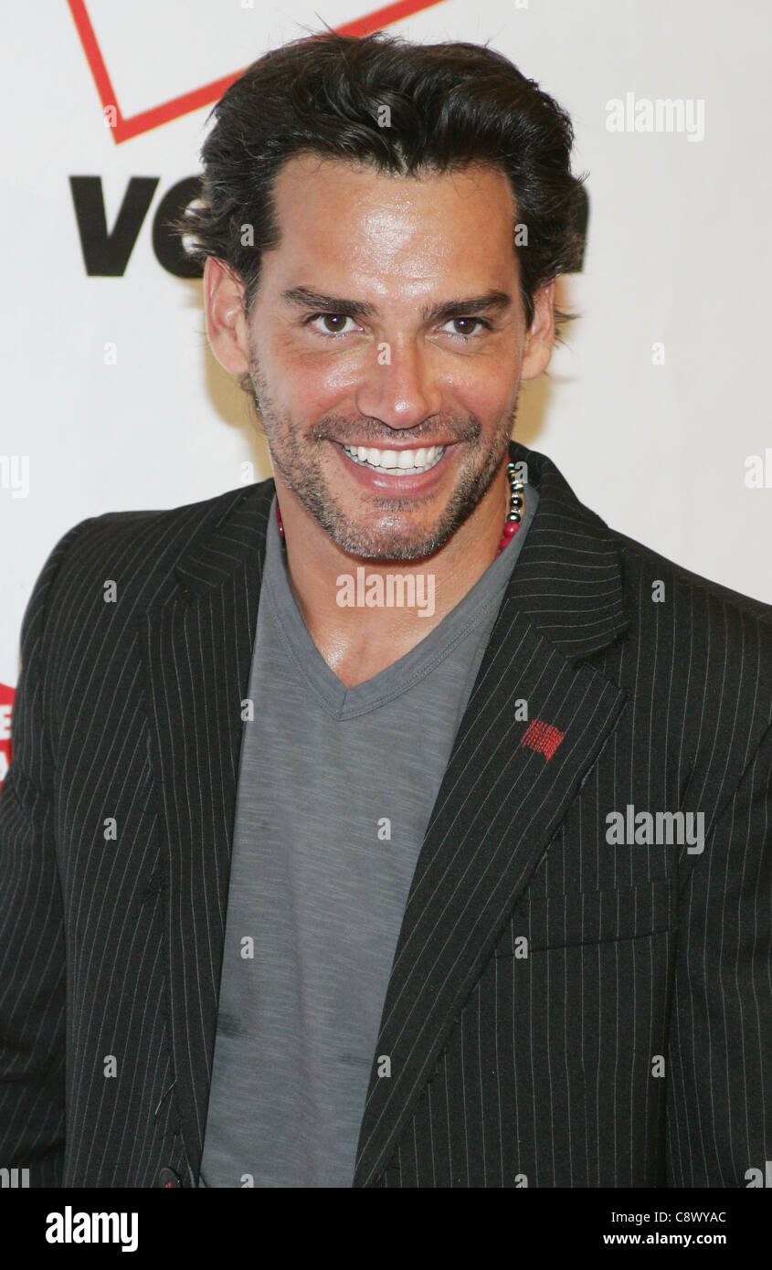 Cristian de la Fuente in attendance for PADRES Contra El Cancer ‘El