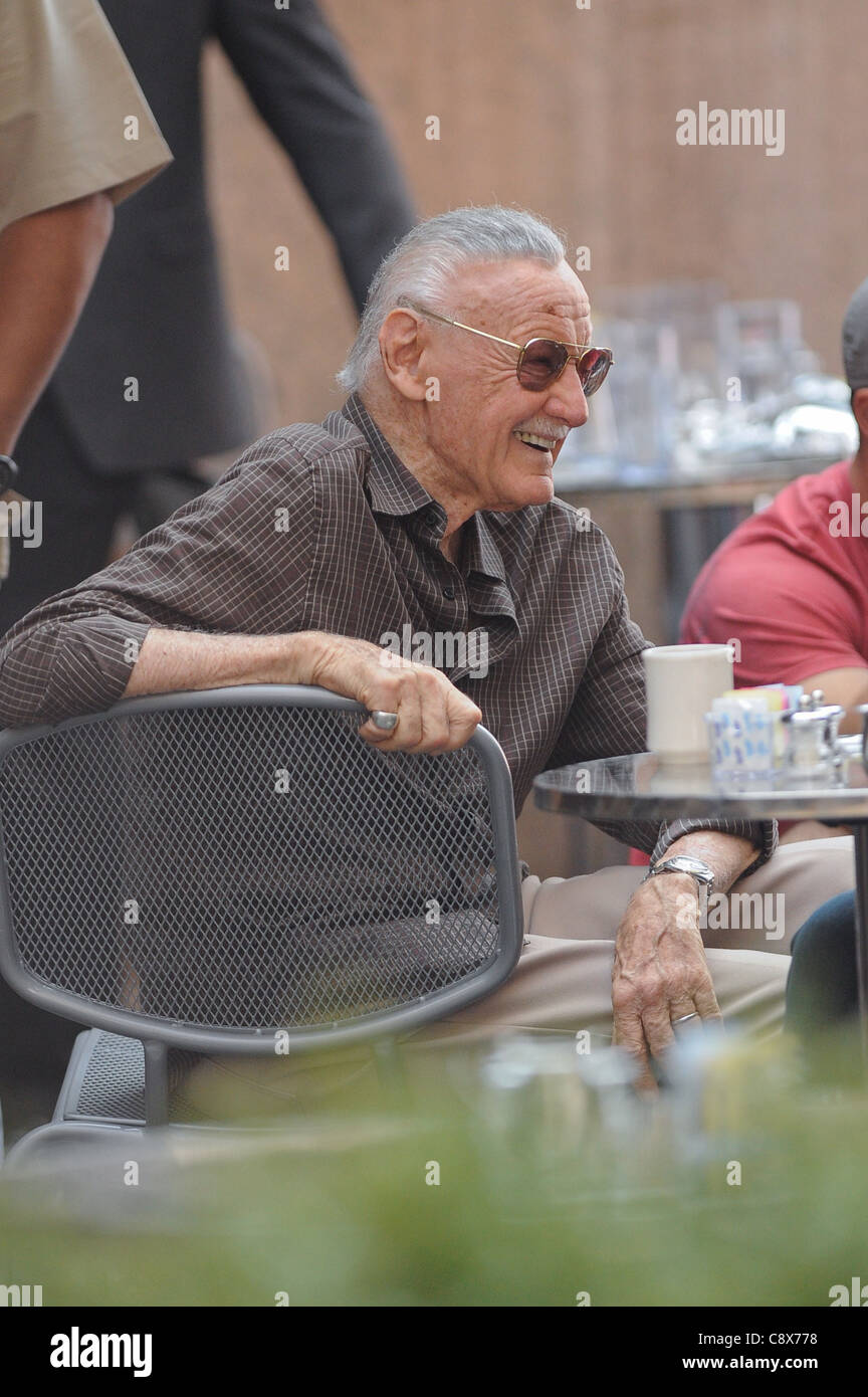 Stan Lee films scene ''The Avengers'' movie set Pershing Square