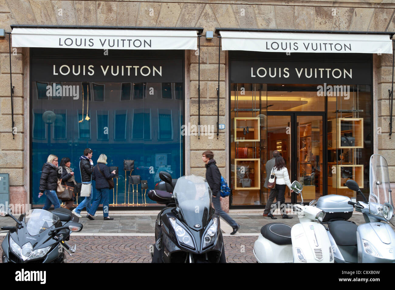 Louis Vuitton store in Padua, Padova, Veneto, Italy, Europe Stock Photo: 39917385 - Alamy