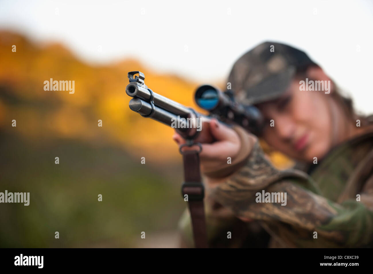 Lady hunter hi-res stock photography and images - Alamy