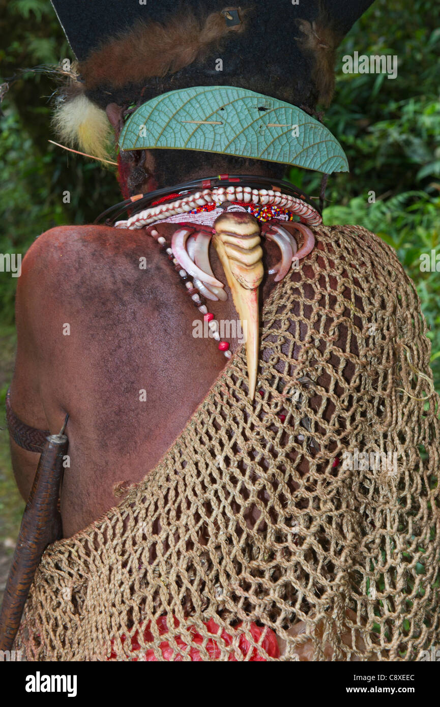 Huli Wigmen with Blyth's Hornbill bills as necklace decoration Tari Southern Highlands Papua New Guinea Stock Photo