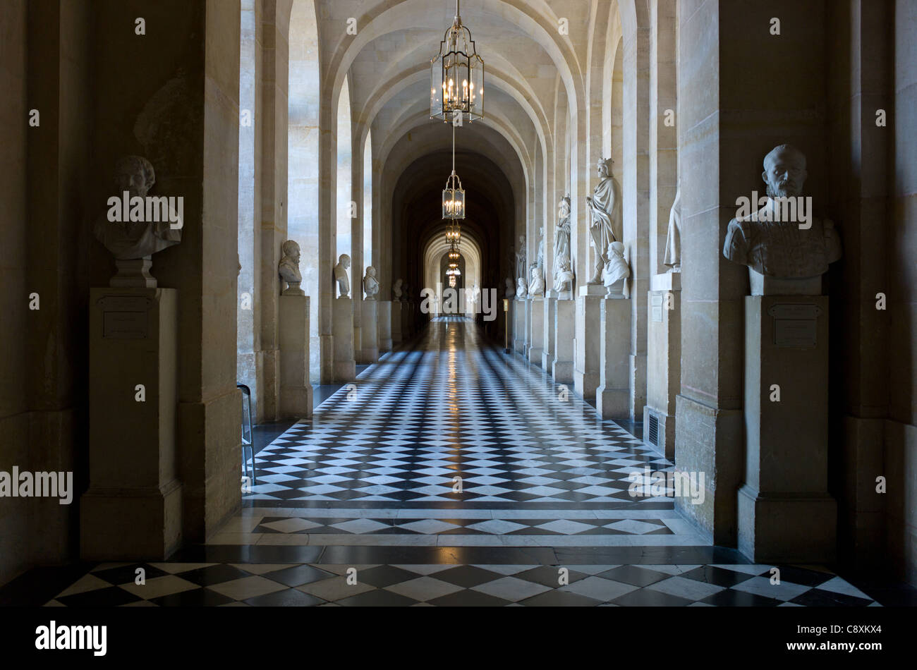 Palace halls hi-res stock photography and images - Alamy