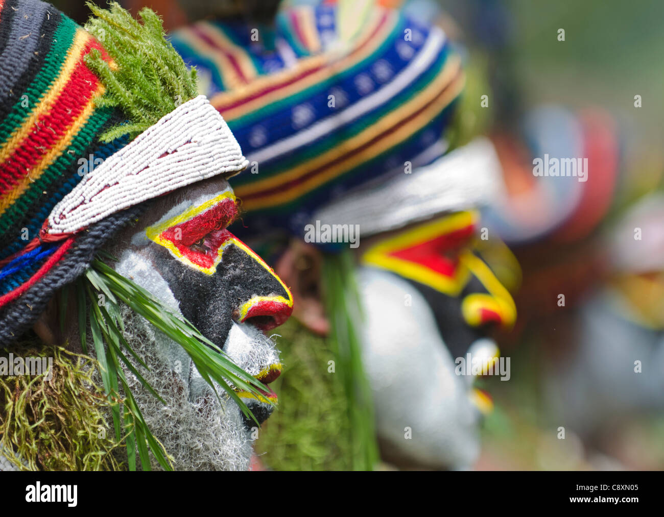 Western Highland Sing sing group performing at the Mt Hagen Show Papua New Guinea Stock Photo