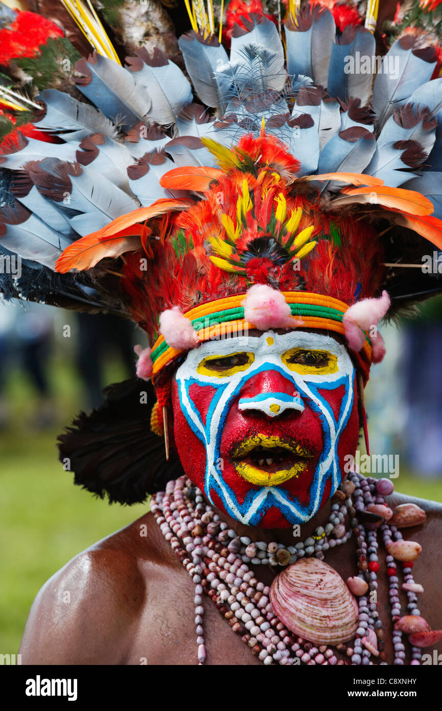 Roika Waria Sing-sing group from Hagen at the Hagen Show in Western Highlands P{apua New Guinea. Stock Photo