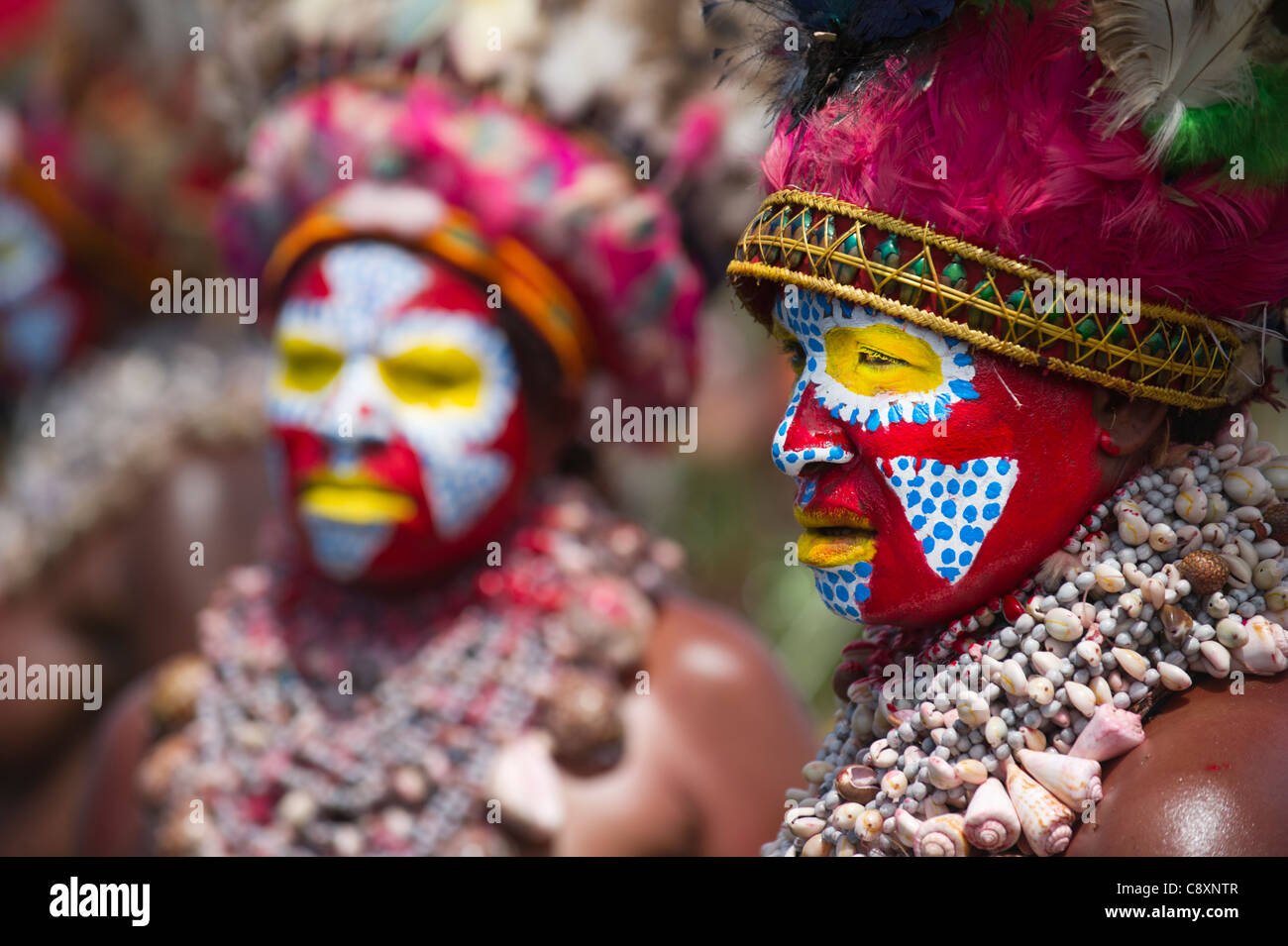 Tribal performer Western Highlands Papua New Guinea performing at a Sing-sing - Hagen Show Western Highlands Papua New Guinea Stock Photo