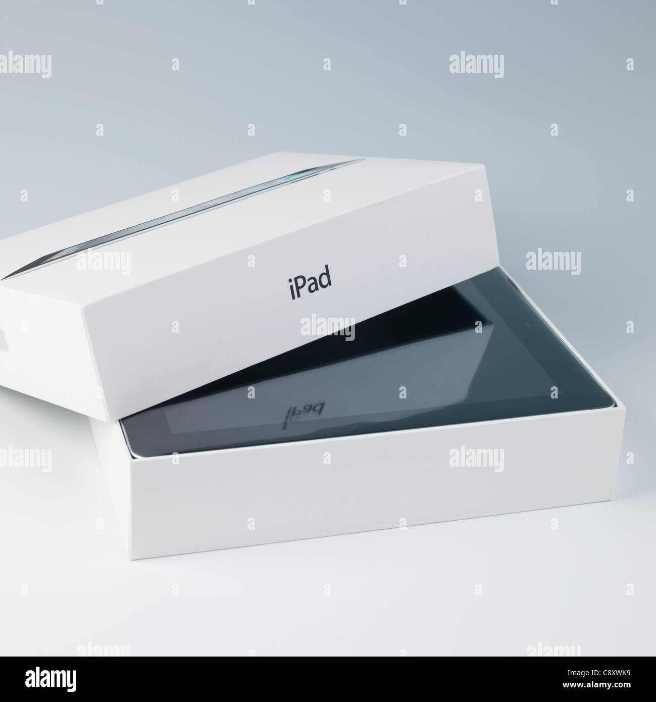 Apple iPad 2 packaging Stock Photo Alamy