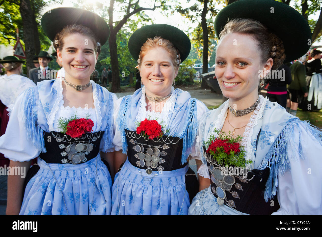 Traditional bavarian shop women's clothing