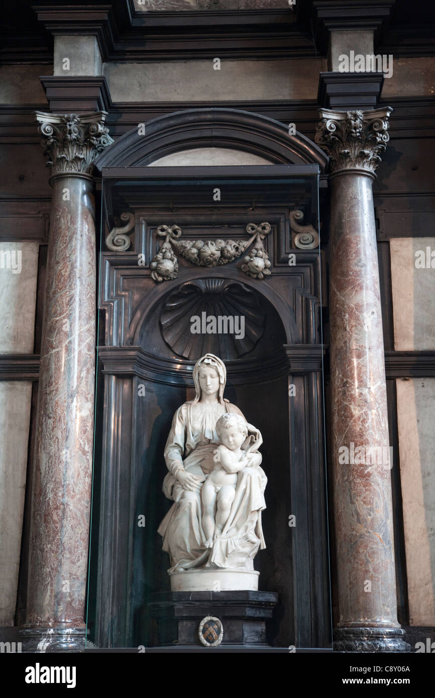 Statue michelangelo brugge hi-res stock photography and images - Alamy