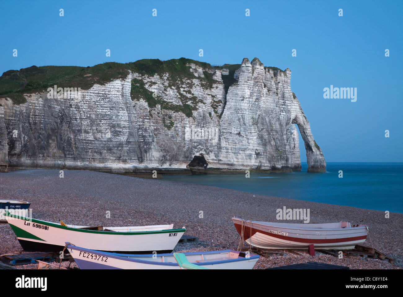 Etretat cliffs boats normandy hi-res stock photography and images - Alamy