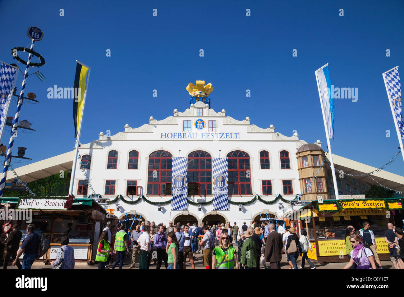 https://c8.alamy.com/comp/C8Y1E7/germany-bavaria-munich-oktoberfest-entrance-to-the-hofbrauhaus-beer-C8Y1E7.jpg