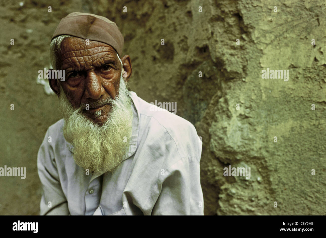 Muslim pilgrim with a Gandhi cap ( India) Stock Photo