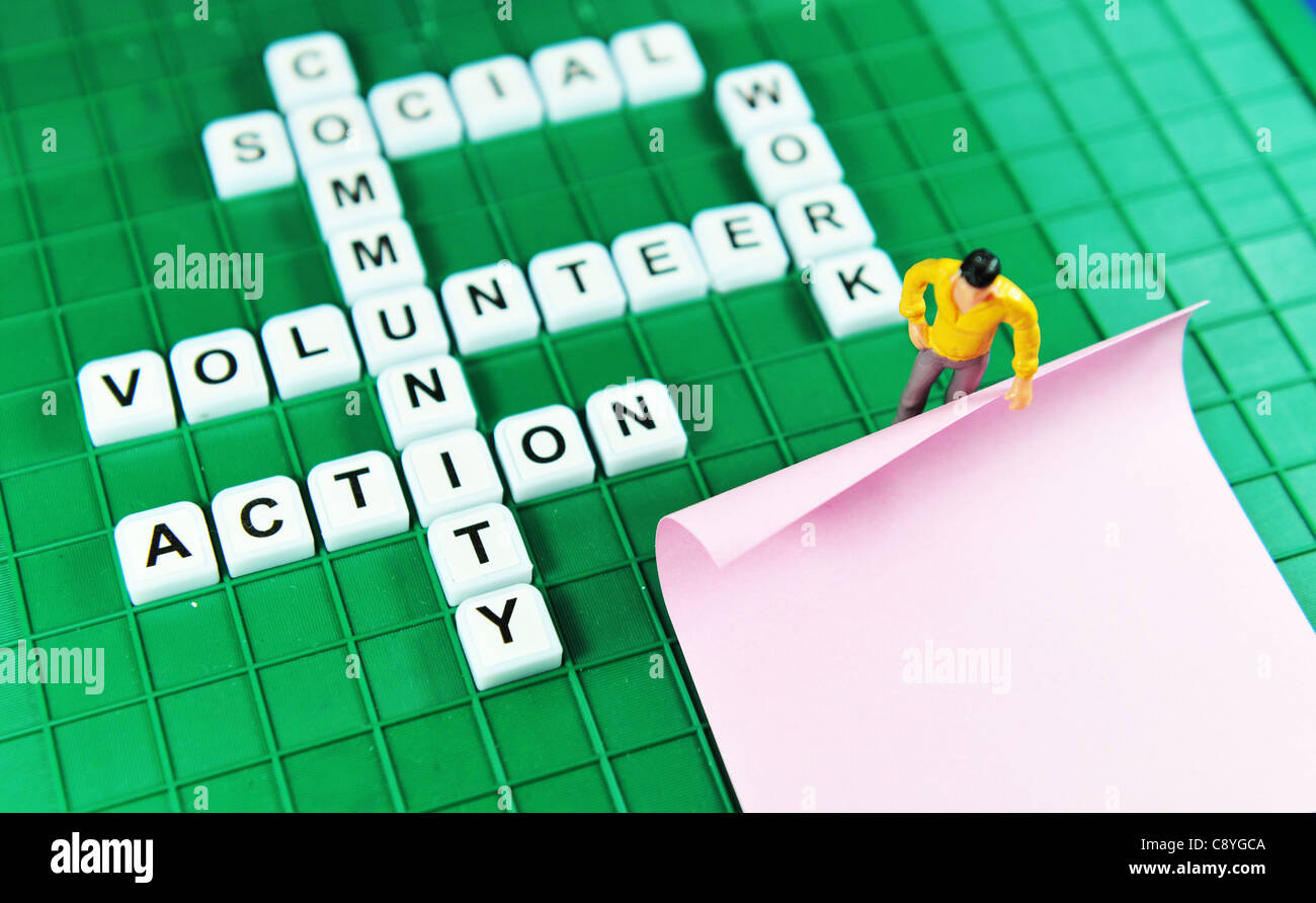 Volunteering action hi-res stock photography and images - Alamy