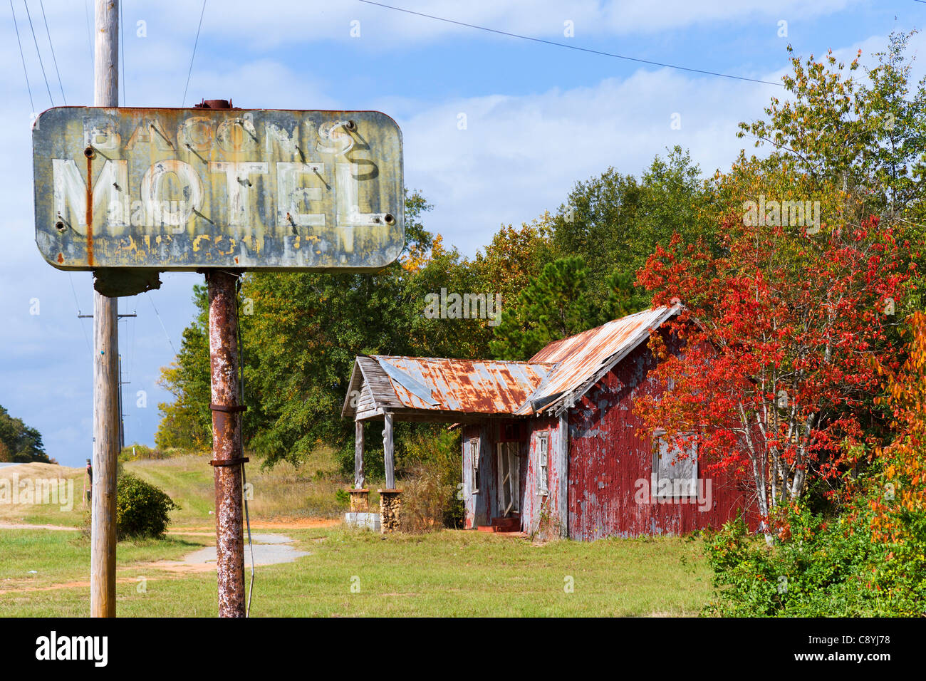 Dilapidated ruins of a small motel on Highway 280/27 outside Plains, Georgia, USA Stock Photo