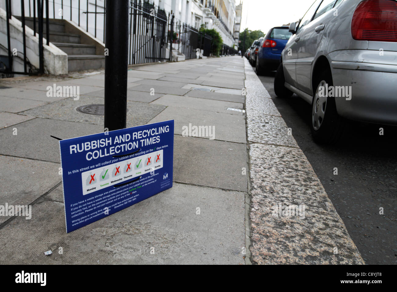 Rubbish and recycling collection time in Kensington - London, England. Stock Photo