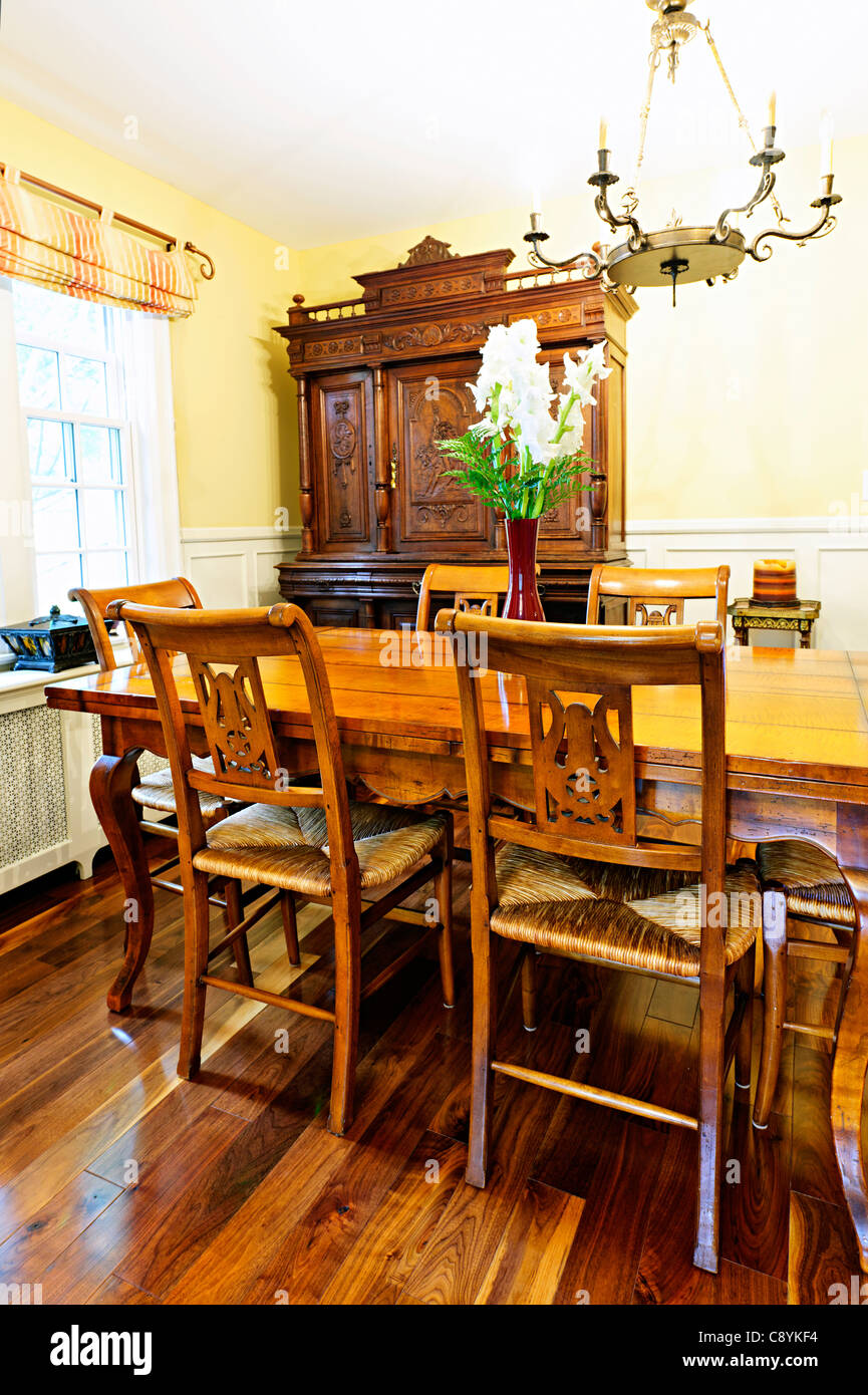 Antique dining table hires stock photography and images Alamy