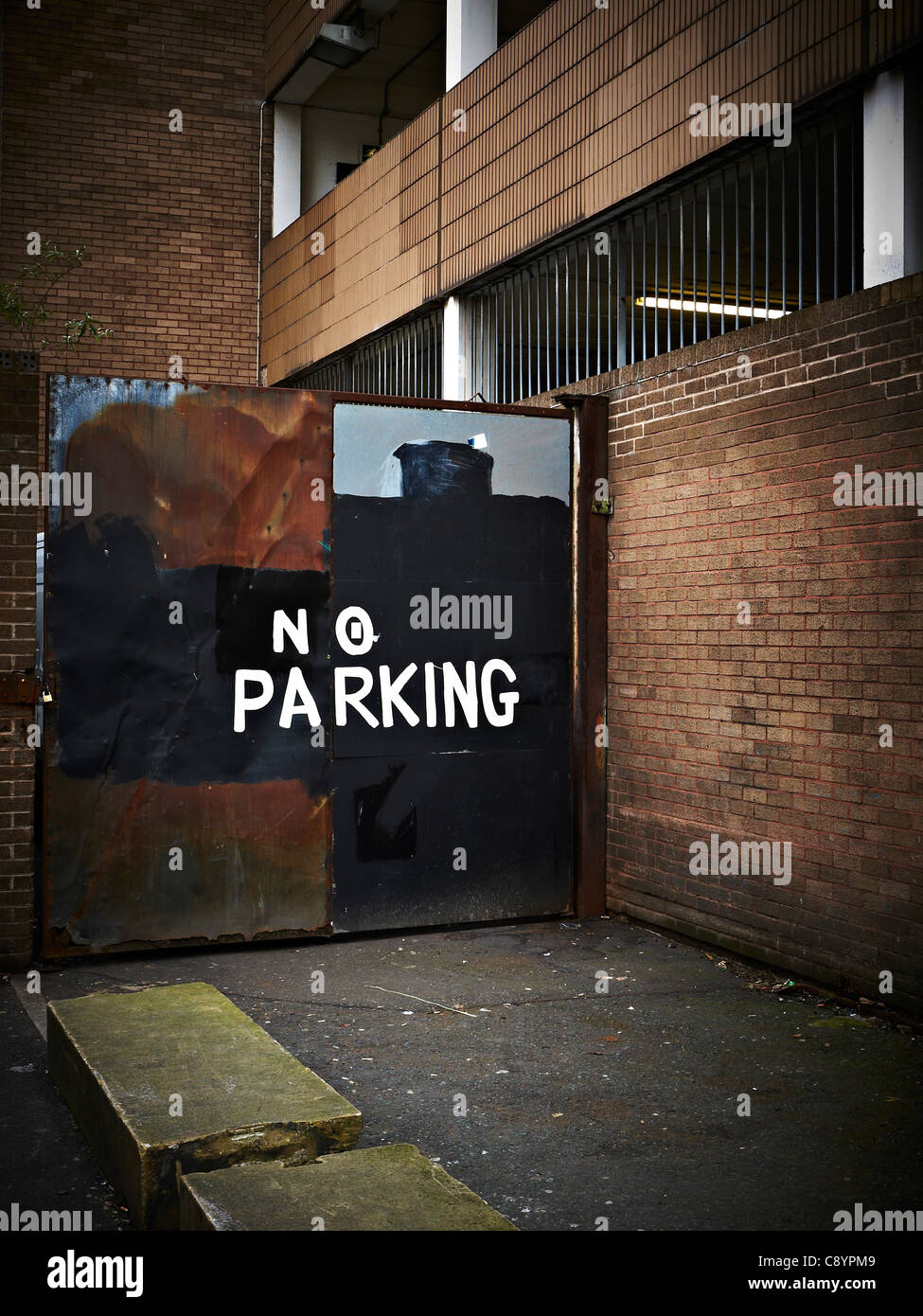 No parking sign warning hi-res stock photography and images - Alamy