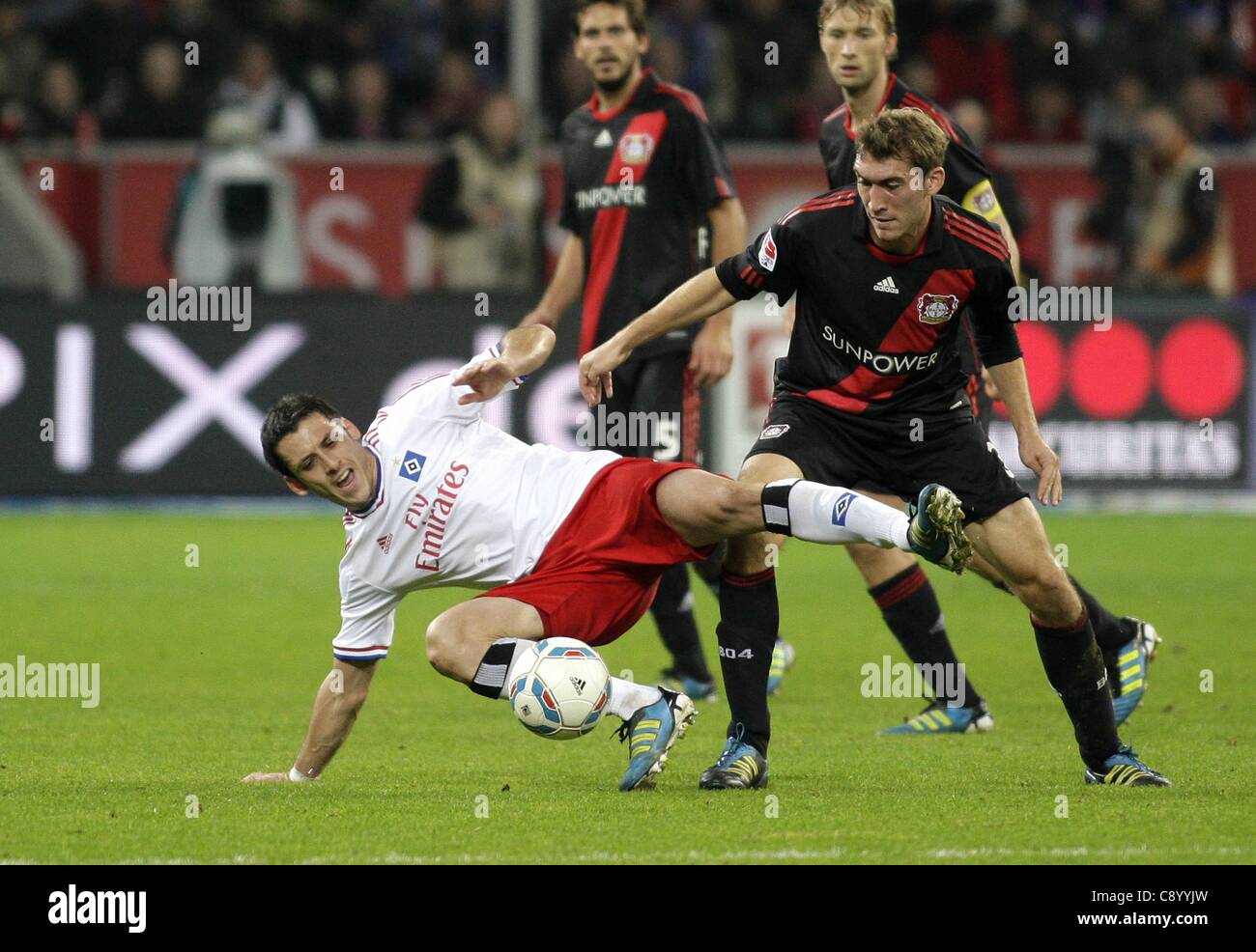 05112011 Hamburgs Gojko Kacar Against Leverkusens Stefan Reinartz During The German First 