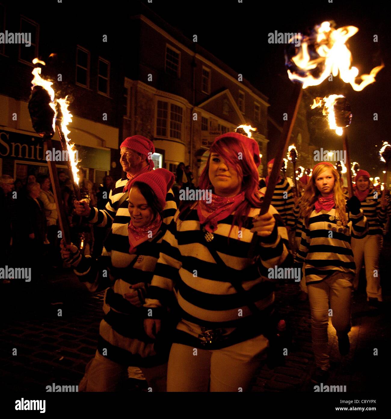 As part bonfire night celebrations hi-res stock photography and images ...