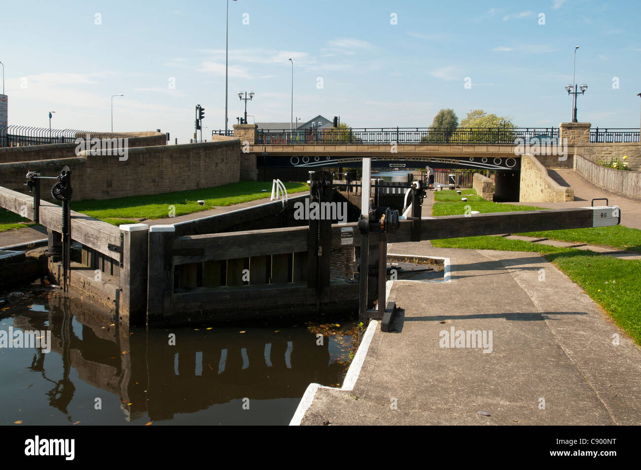 Lock 86 on the Leeds and Liverpool Canal at Wigan, Greater Manchester, England, UK Stock Photo