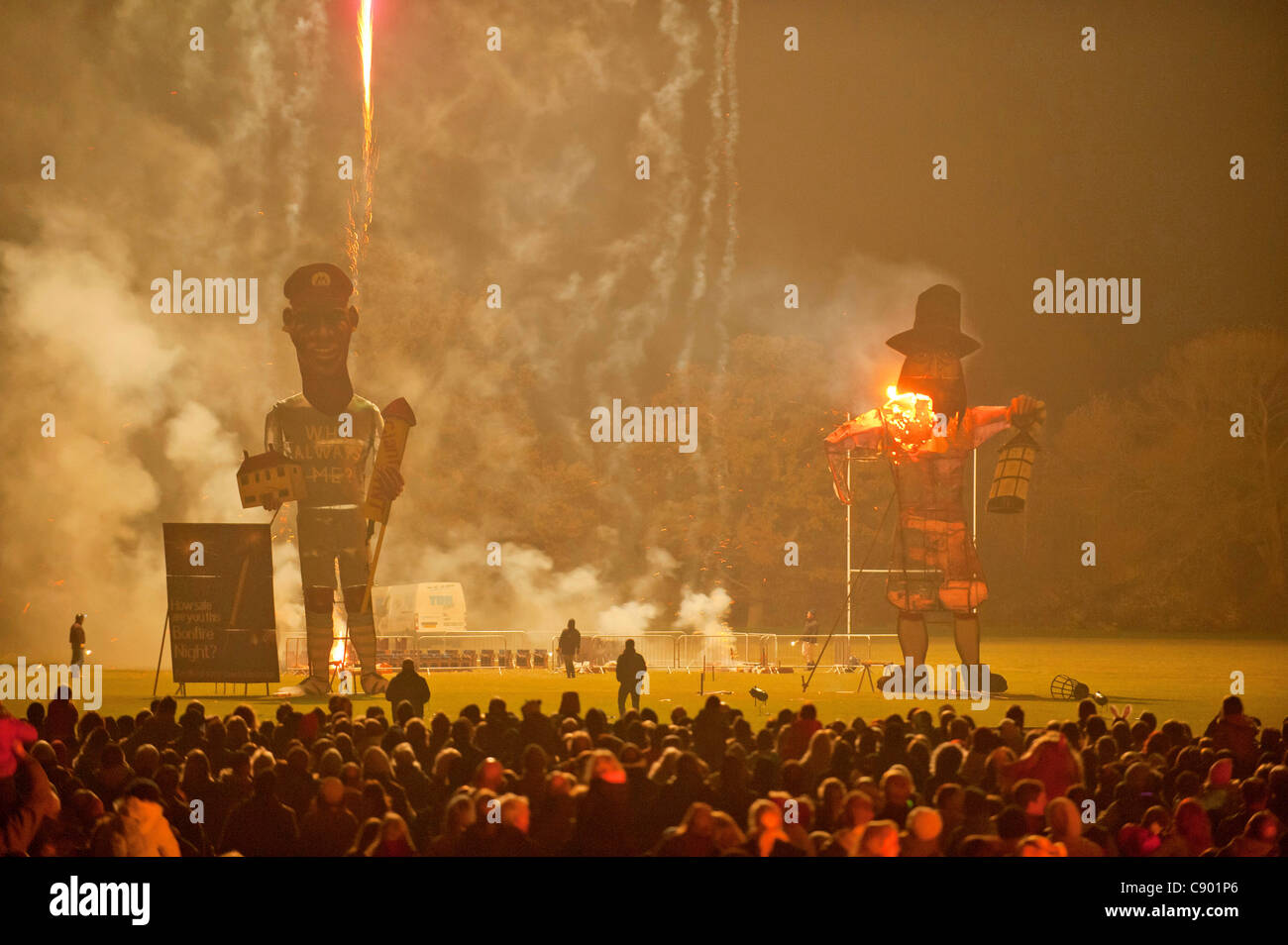 Effigy of guy fawkes hi-res stock photography and images - Alamy