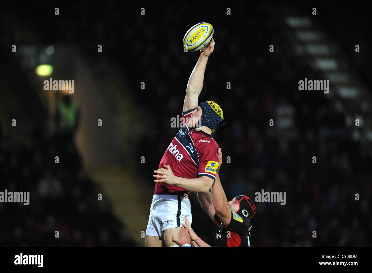 06.11.2011 Watford, England.  Sale win a line out during the Aviva Premiership game between Saracens and Sale Sharks. Stock Photo