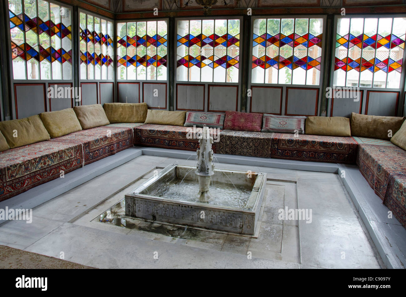 Ukraine, Sevastopol area, Bakhchisaray. 15th century Khan's Palace. Interior example of medieval Islamic architecture. Stock Photo