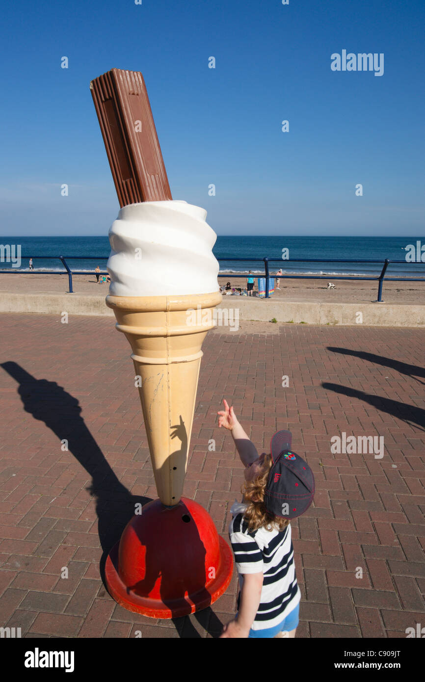 Giant Ice Cream Cone High Resolution Stock Photography and Images Alamy