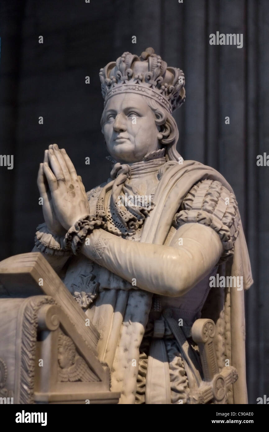 Statue of King Louis XVI at Basilique SaintDenis, Saint Denis, Ile de