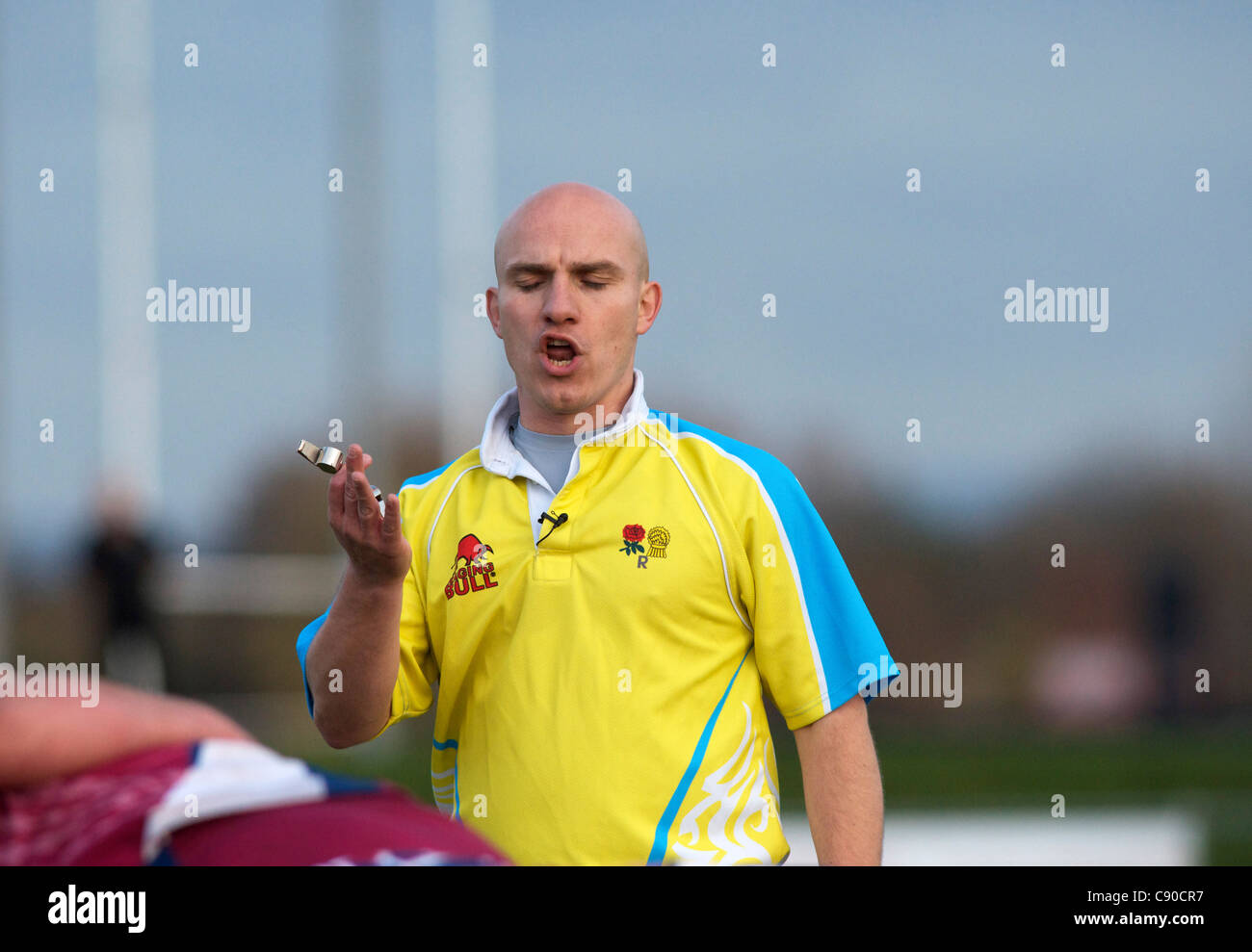 rugby referee giving instructions at a scrum Stock Photo - Alamy