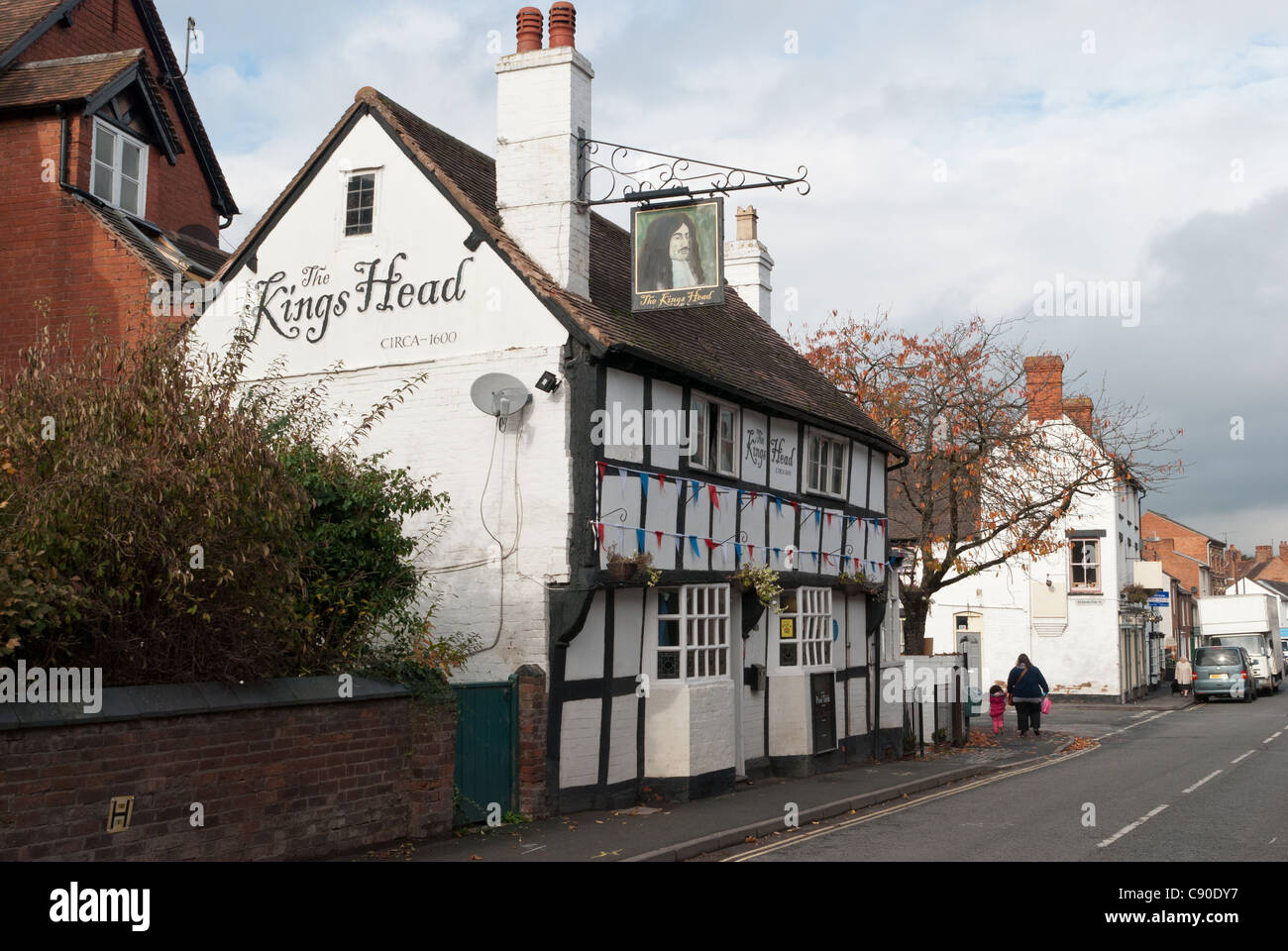 The Kings Head public house in the historic market town of Tenbury Wells in worcestershire Stock Photo