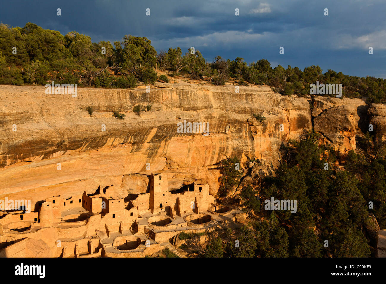 Mesa verde national park cliff palace hi-res stock photography and ...