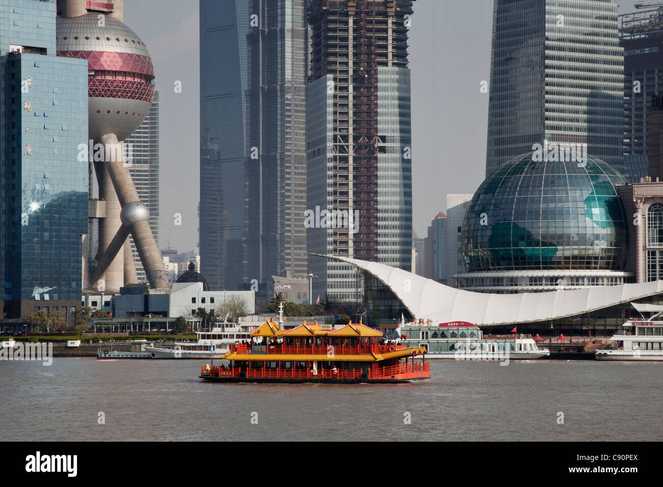 Oriental Pearl Tower, Shanghai International Convention Center, Huangpu Riverside, Pudong, Shanghai, China Stock Photo