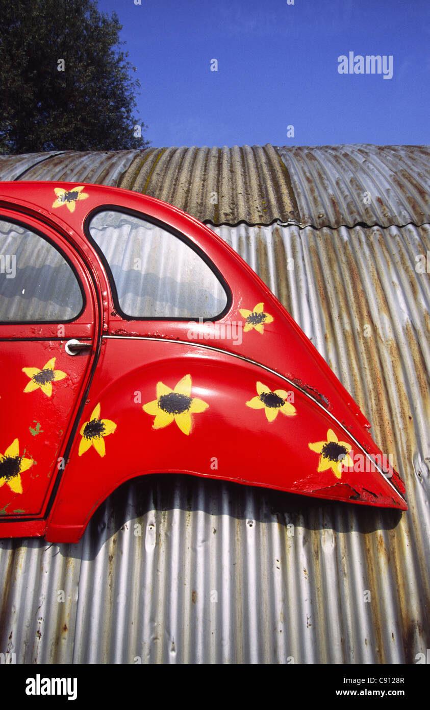 Old Citroën 2CV used car dealership. Amsterdam, Holland Stock Photo Alamy